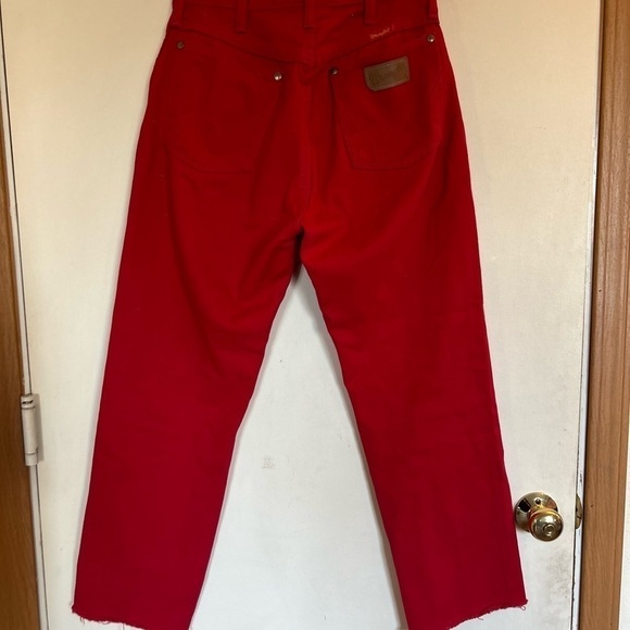 Wranglers, 7 x 32 ladies button fly red denim jeans with raw hemline - Picture 6 of 8